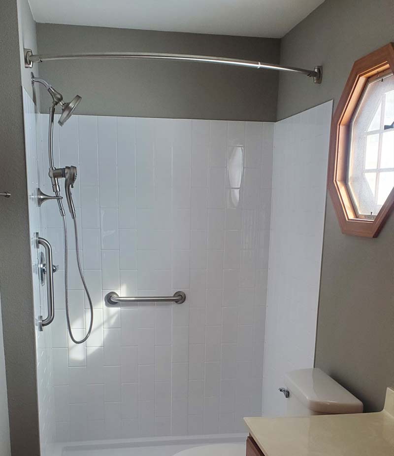 https://proworxhomeimprovements.com/wp-content/uploads/shower-tub.jpg